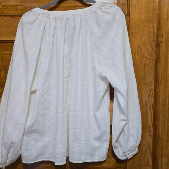 Old Navy long-sleeved white peasant blouse L - Picture 2 of 4
